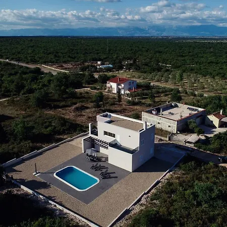 Villa Hedonist *