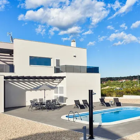 Villa Hedonist *