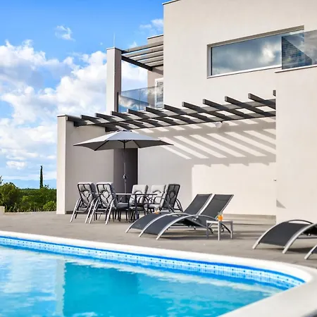 Villa Hedonist *