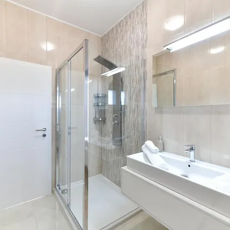 Hedonist Villa Debeljak