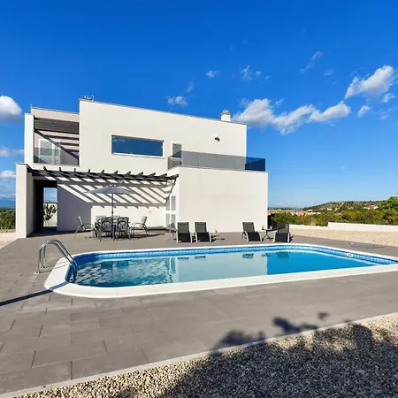 Villa Hedonist *