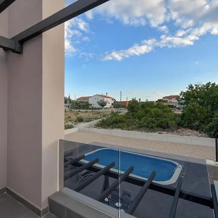 Villa Hedonist *