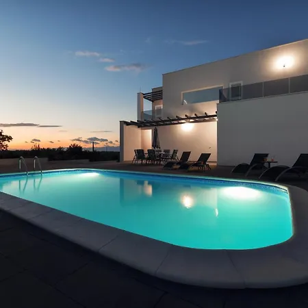 Hedonist Villa Debeljak