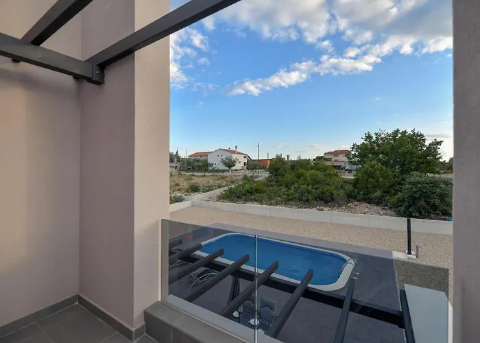 Villa Hedonist *