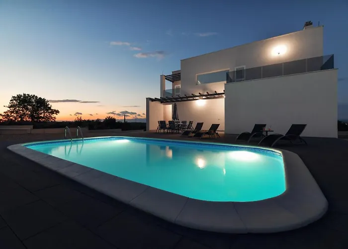 Hedonist Villa Debeljak