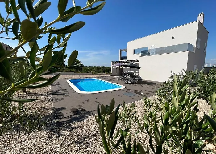 Hedonist Villa *