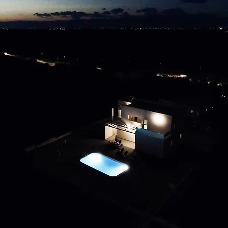 Hedonist Villa *